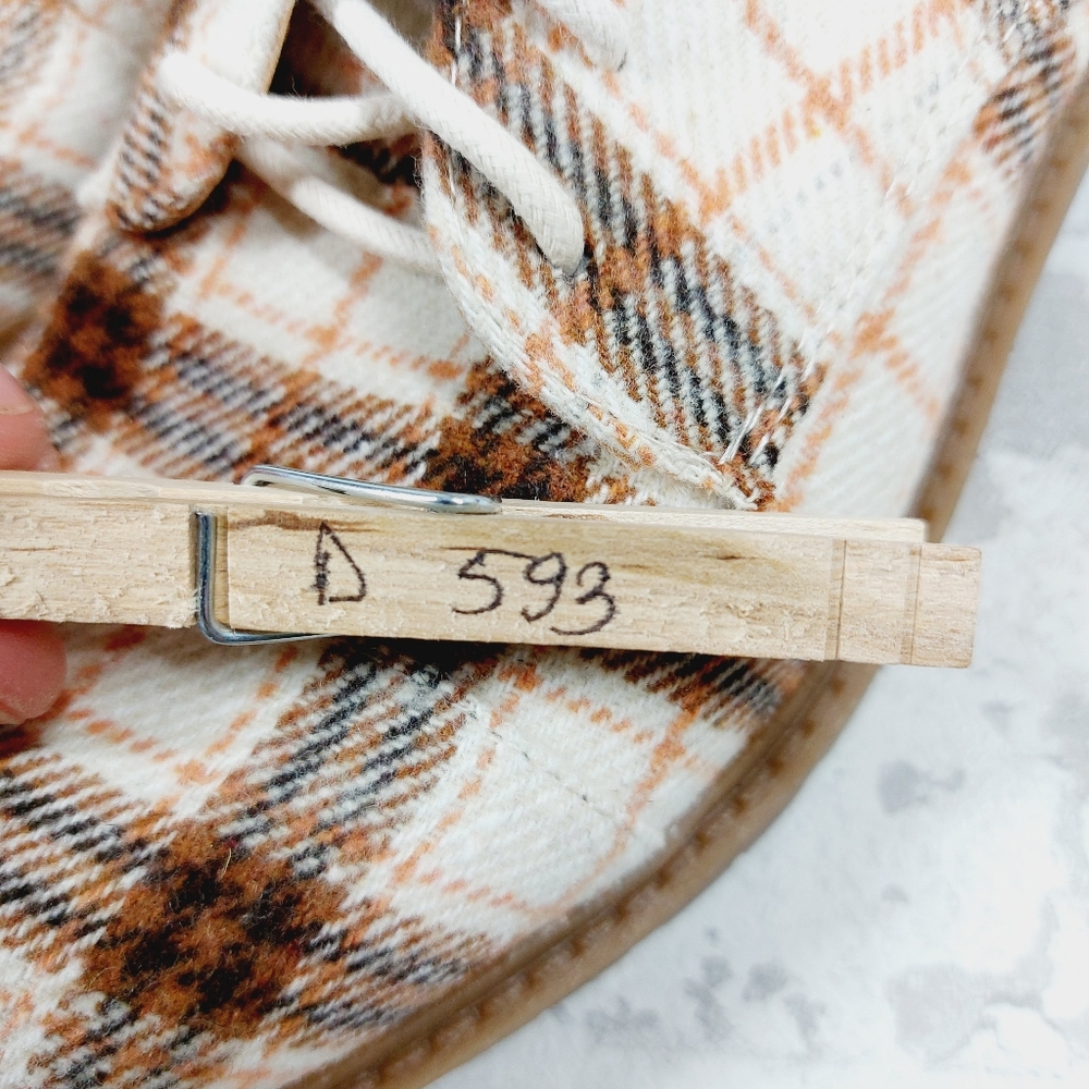 `New Jessica Simpson Karia Plaid Cream and Brown Ankle Boots D593 - Picture 11 of 11